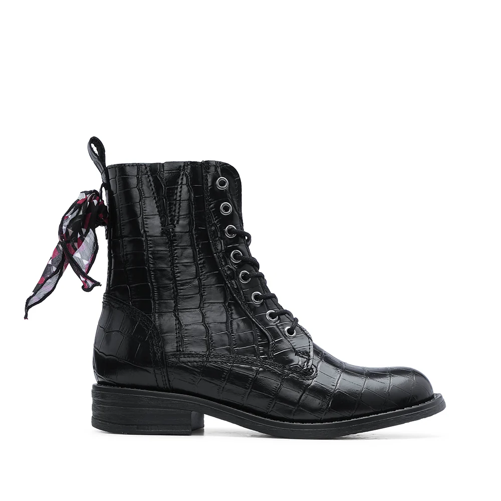Botim Salto Raso Mulher Animal Print Preto