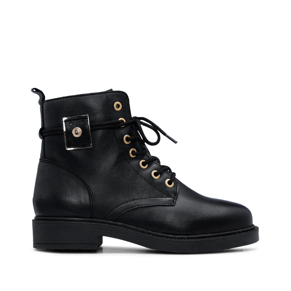 Botim Salto Raso Mulher Pele Preto