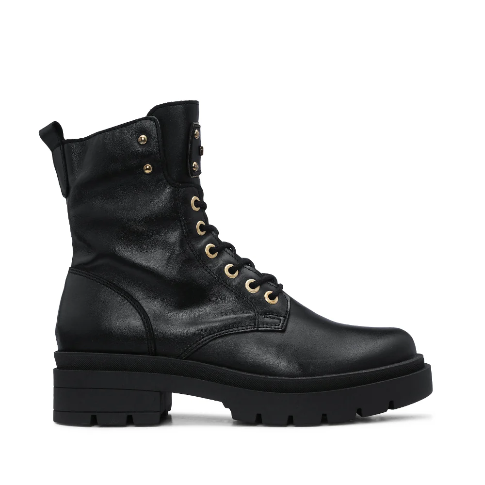 Botim Salto Raso Mulher Pele Preto