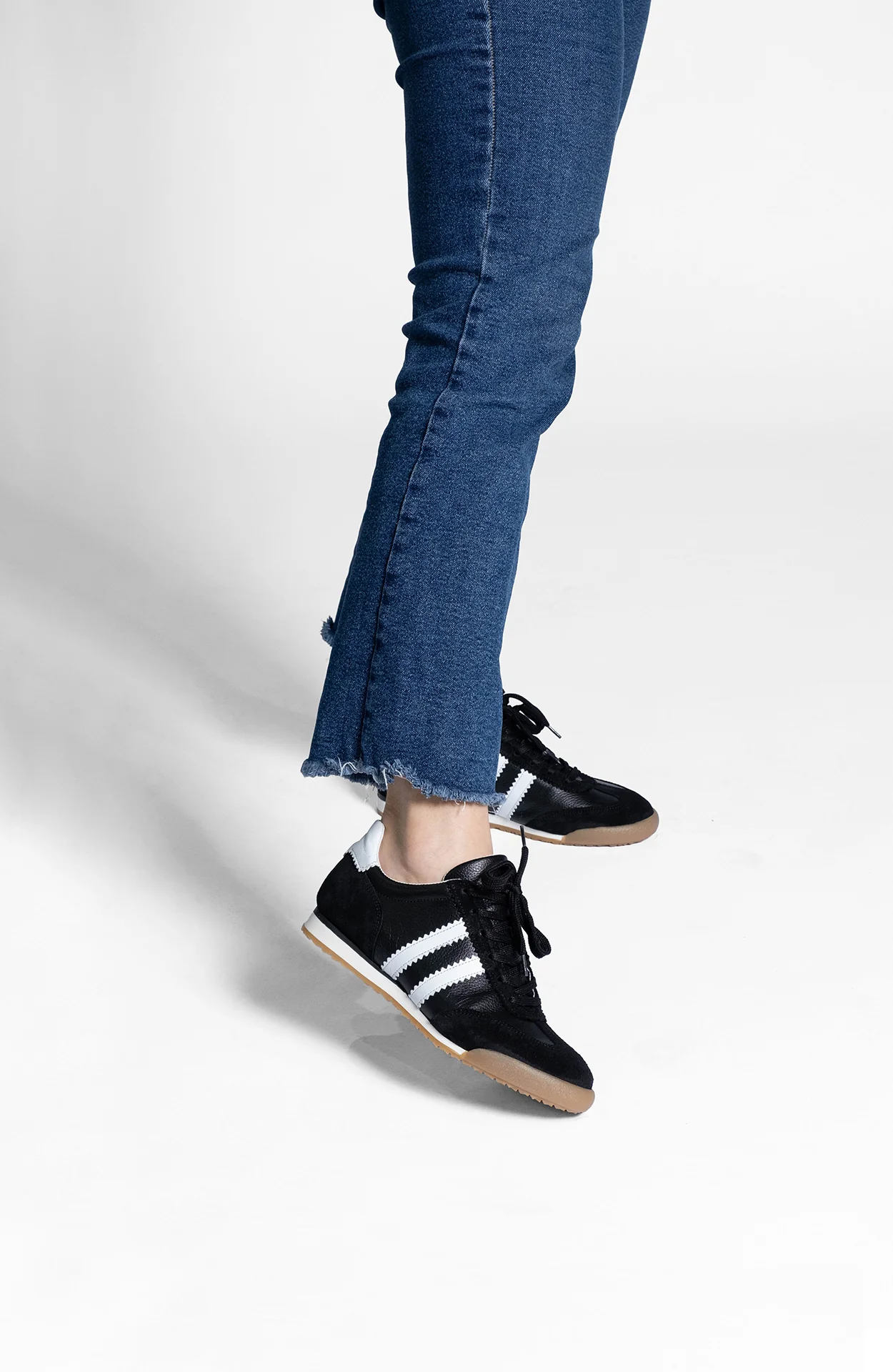 Sapatilha Casual Mulher Pele Preto E Branco - Image 5