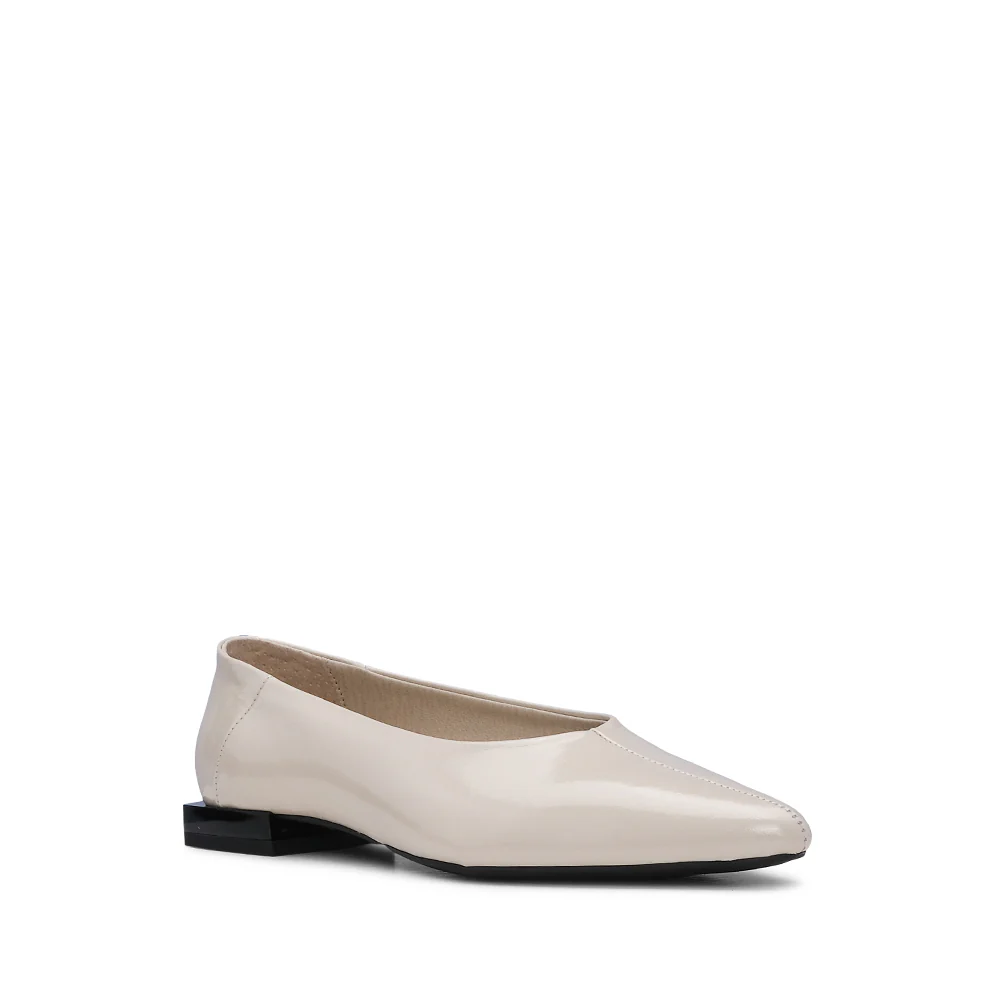 Sapato Sabrinas Mulher Verniz Bege - Image 3